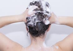 You have to wash your hair every day, how to teach yourself to wash your hair less often You need to wash your long hair often